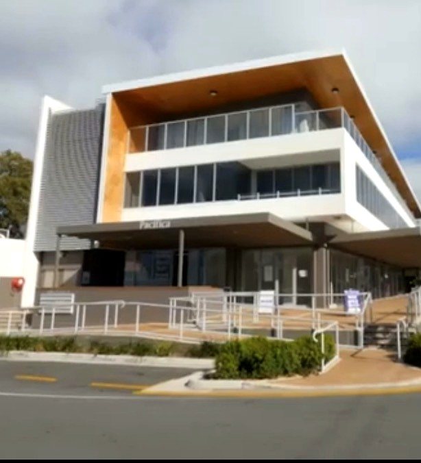 Aqua Dental's practice building on Bruce Avenue, Paradise Point
